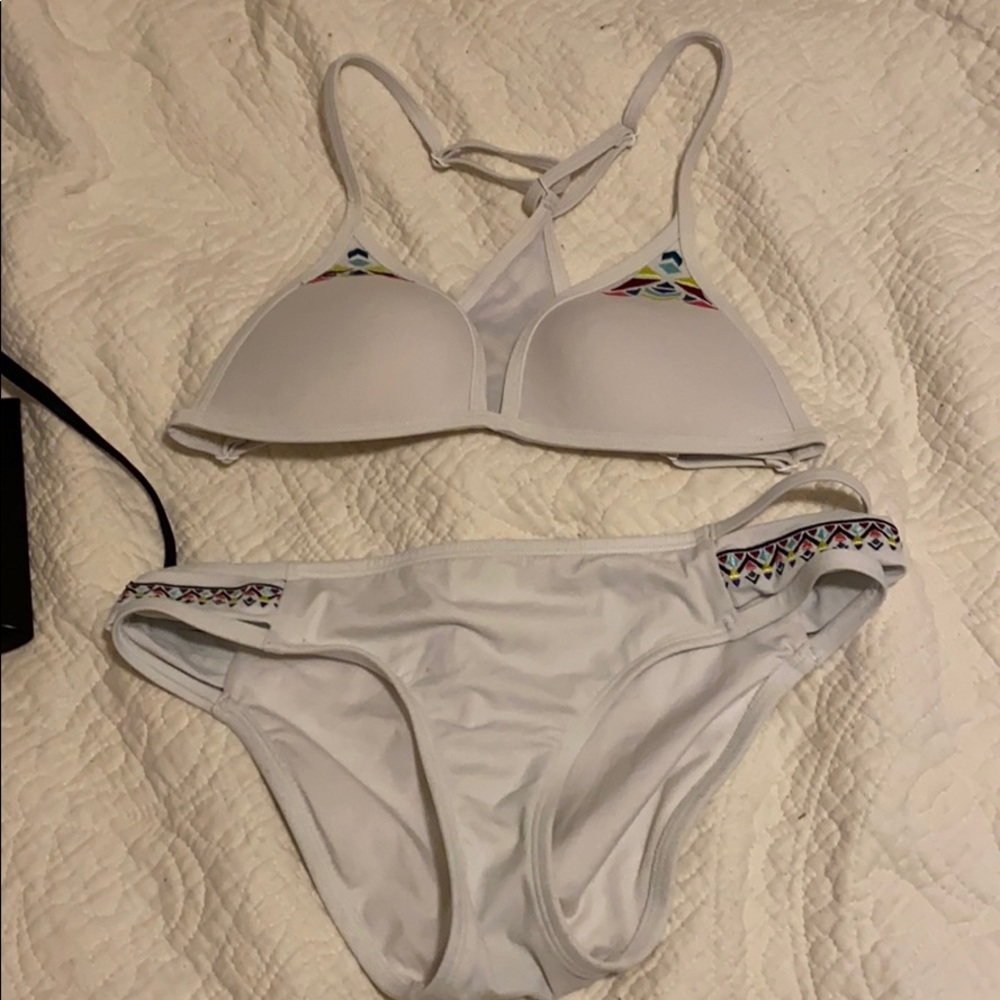 White geometric bikini